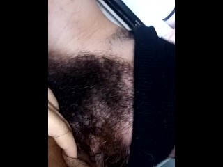 Сильно сосу мою киску, пока не кончу, наблюдая за членом в порно в заднице👅🍌🍑🤤😋💦 сучки