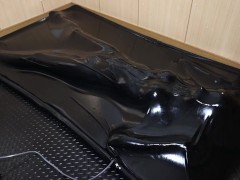 【latex】着ぐるみバキュームベッド拘束【個人撮影】 - Screenshot 10 of 16 - Vacuum Bed