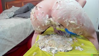 ДЕВУШКА👩 РАЗБИВАЕТ🍑 ТВОЙ ПРАЗДНИЧНЫЙ ТОРТ🎂, ПОТОМУ ЧТО ТЫ НЕВЕРНЫЙ УБЛЮДОК🔪