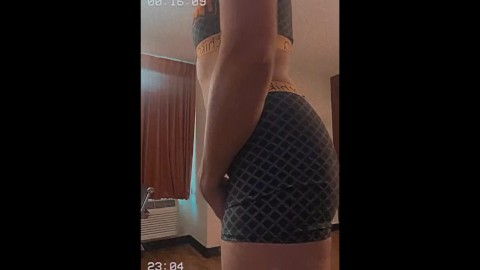 Moi exhibant ma petite Booty 