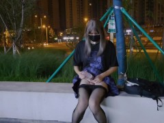 伪娘 // 黑丝烧鸡路边脱衣自慰 - Screenshot 9 of 16 - Outside