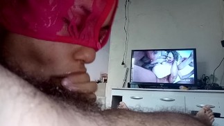 мокрый и мягкий минет с извращенцем смотрит порно групповуха, хотел бы, чтобы ему так сосали💋👅🍆🤤