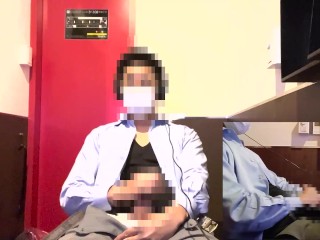 男子大学生がオナニーをする