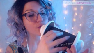 SFW ASMR - Kitzeliges Zungenflattern mit Verzögerung - PASTEL ROSIE - Twitch Streamer Youtuber Ohrentease