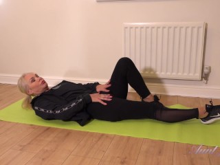 Aunt Judy's - Pequeña MILF Blonde De 49 Años Francesca - Entrenamiento De Yoga Hot