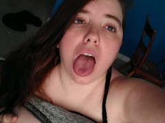 I'm so horny needing to cum so bad 