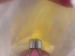 男の娘、貞操帯つけてオムツにおしっこ