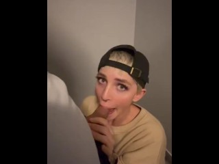 Sneaky Stairwell Blowjob with SamanthaKnoxx