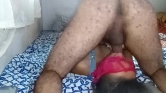 запихивая его ей в горло, пока она не задохнется, сучка-подросток любит член в своей глотке🍆🥵😋🤤🥛👅