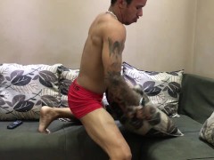 NOVINHO DANÇANDO FUNK PELADO COM DOTE BALANÇANDO