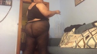 Hacke schüttelt ihren 