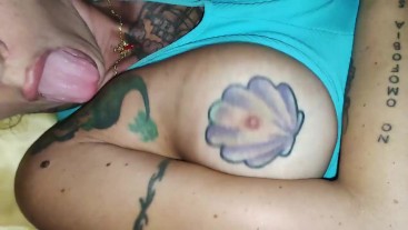 She has sex with her armpits