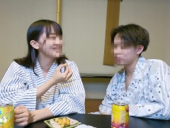 【素人ハメ撮り】海辺の温泉旅館でしっぽり♡全身舐め回してハメ放題　　　　個人撮影/スマホ/素人カップル/美女/パイパン/まろちゃんねる - Screenshot 8 of 16 - Japanese Amateur