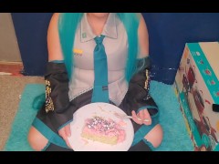 Miku cake stuffing!  - Screenshot 7 of 16 - Fat