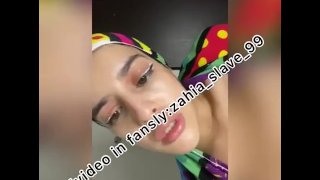 Chica árabe de culo mojado apretado follada por su culo apretado con una polla extra larga