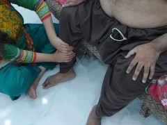 Video XXX Desi Beautiful Maid Doing Foot Massage Of Rich Old Man Fucking Both Holes With Clear Hindi Audio