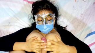 Meine heiße Vagina spritzt Flüssigkeiten, während sie von einem sportlichen Jock hart gefickt wird