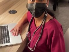 Video Caramel the legend pornstar turns nurse n fucks patient 
