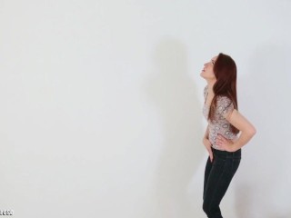 Поощрение мочи в трусиках (джинсовые джинсы, излом)