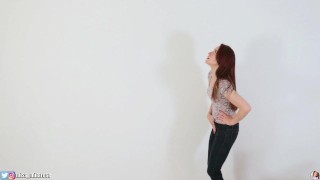 Поощрение мочи в трусиках (джинсовые джинсы, излом)