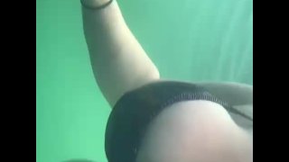 Grote Titty zeemeermin onderwater Fantasy met openbaar flashen