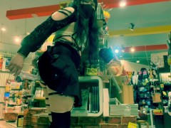 ショッピングモールでロングディルドオナニー - Screenshot 4 of 16 - Kinky