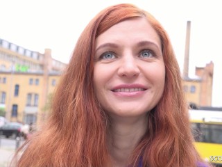 ÁSPERO Casting Fuck I Flaca Ginger Teen Ucraniana Lina Joy - Recogida Scout Alemana y Cogida Cruda '