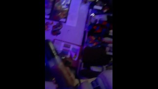 阴茎抽送 看色情中心 戴着热面具