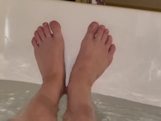 Bathtub feet