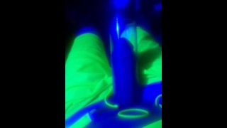 gepompte lul blauwe lichtgele shorts glow cockrings #4