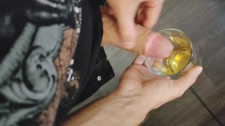 [FRENCH] French guy PEES & Spits into a glass for his SLAVE!! (Domination & Dirty Talk)