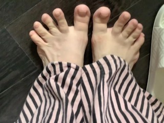 Foot Fetish. just Legs before going to the Sauna
