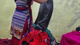 Indiase meid geneukt door haar huiseigenaar - Desi Bhabi Hindi duidelijke audio