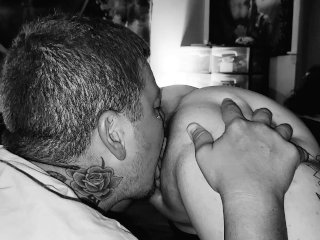 B&W eating her pussy from behind