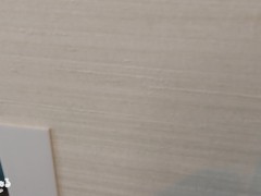 【素人ハメ撮り】壁の薄いホテルの机で彼女とハメ放題♡鏡の前で立ちバック！！　　　　日本人/素人カップル/個人撮影/無修正/パイパン/スマホ/主観映像/まろちゃんねる - Screenshot 1 of 16 - Point Of View