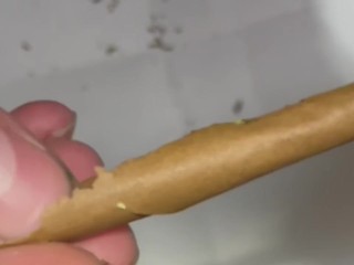 How to Roll a Blunt for Beginners
