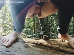Teen Masturbates and Squirts all over the forest!