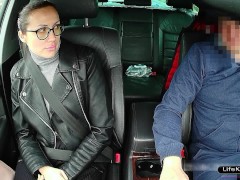 Я могу трахнуть любую девушку и даже твою, незнакомка сразу отдалась мне в машине - Screenshot 5 of 16 - Doggystyle