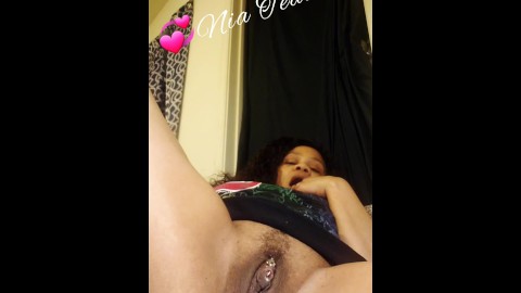 Fat  ass Ebony freak plays with wet pussy (squealing orgasm) 💞Nia Teal💞