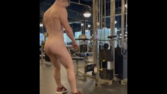 Public Gym Naked - Nude Workout in a Public Gym - Pornhub.com
