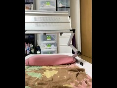 淫乱OLが休日にアダルト動画を見ながらオナニー① - Screenshot 1 of 16 - Japanese