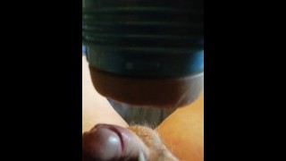 Eu gozando no meu fleshlight