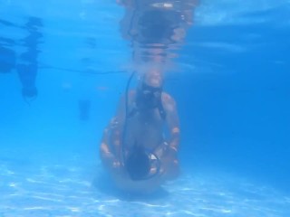 Hookah underwater sex