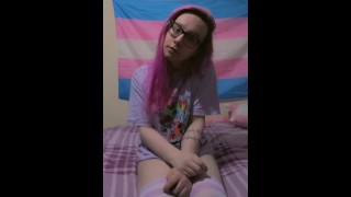 Trans babe plays with her huge cock
