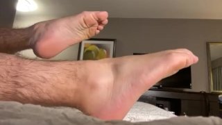 Dedo del talón y primer plano del pie