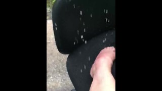 Adoration des pieds sous la pluie