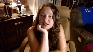 Милфа делает обратный отсчет спермы для покорных маленьких сучков