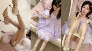 长着鸡吧的白丝洛塔可爱骚气TS张思妮在家被玩具老公插喷出牛奶 ...