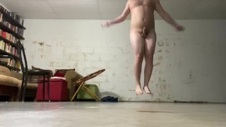 Más cuerda de saltar desnuda