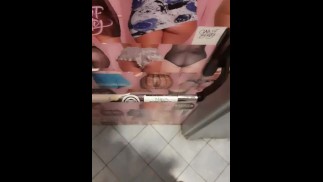 直男在公共厕所里抽搐